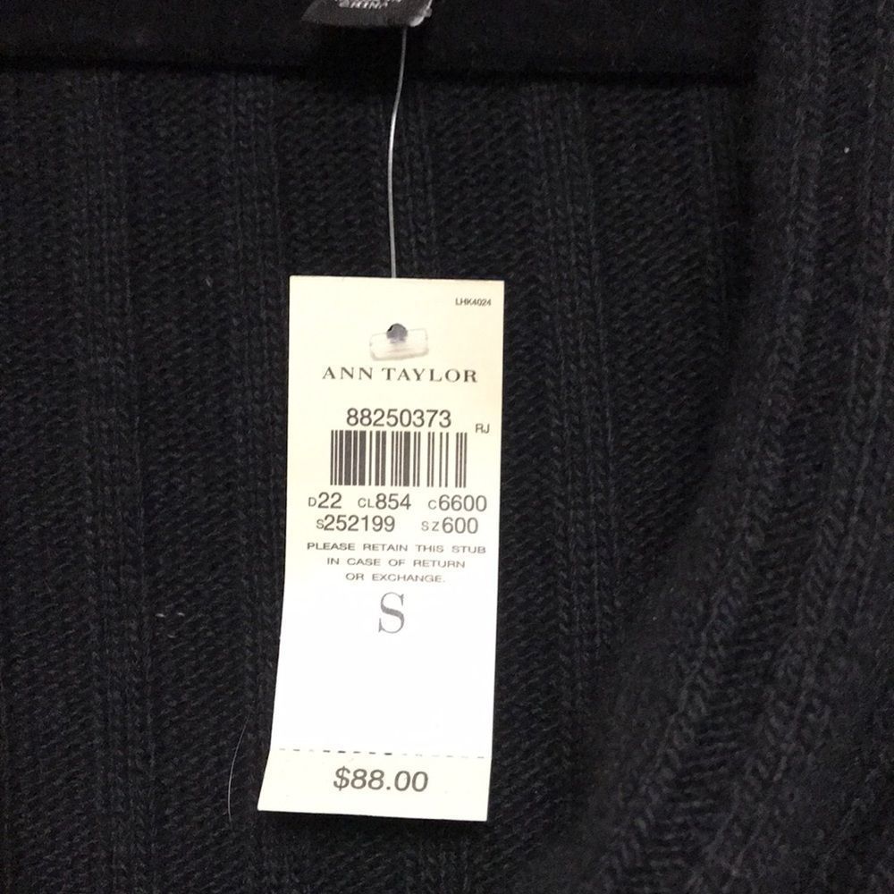 Ann Taylor sweater - Size small new - Picture 4 of 4
